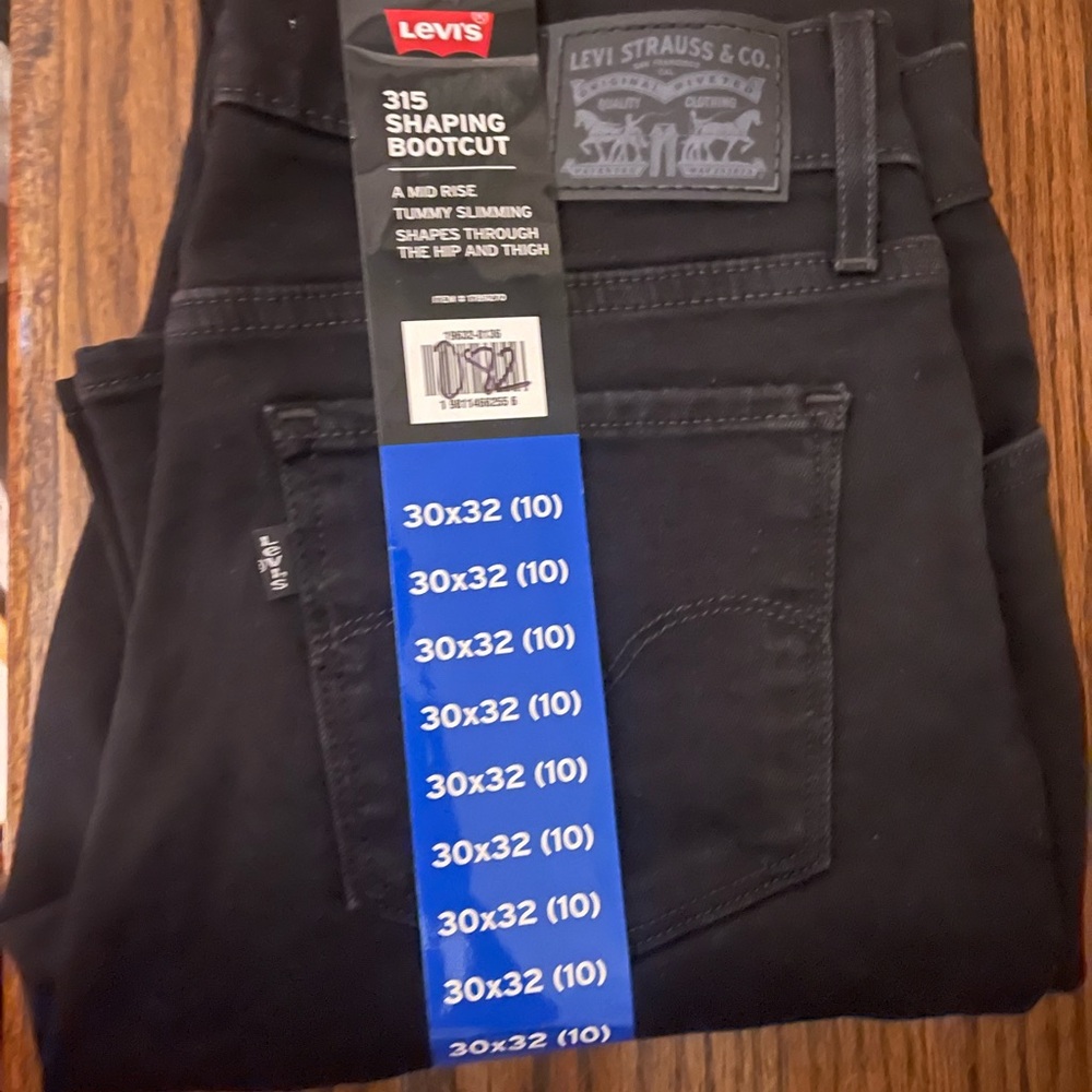 130 Levi's Women's Black Boot Cut Jeans - Picture 5 of 5
